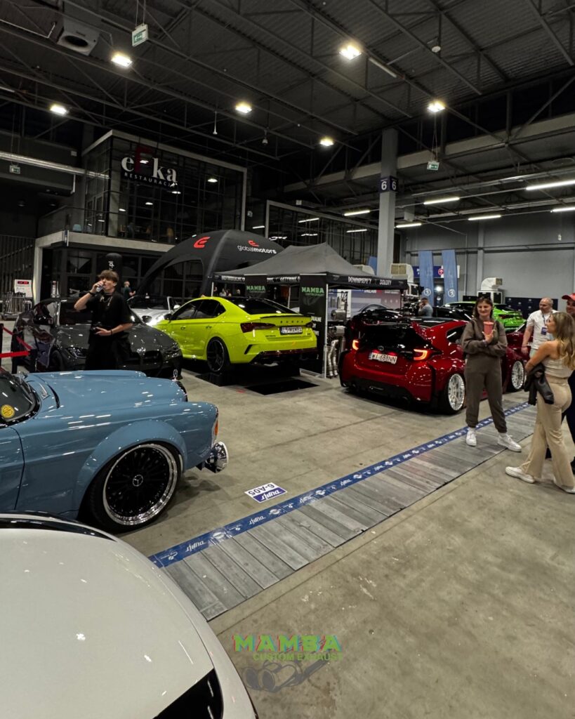 Mamba Exhaust na targach Doub it